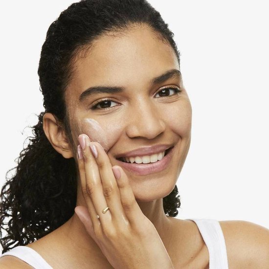 Olay - Verhelderende exfoliërende reiniger met vitamine C - 150 ml